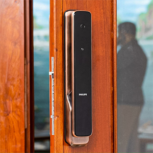 khoa-cua-dien-tu-philips-9300