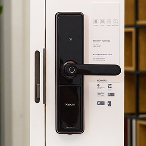 khoa-cua-dien-tu-kaadas-l8-5