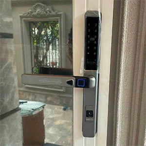 khoa-cua-dien-tu-kassler-kl-599-slide-dung-app