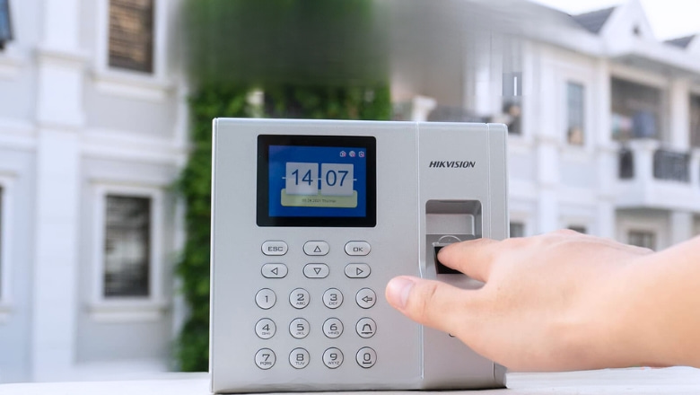 máy chấm công kiểm soát cửa hikvision DS-K1T8003F