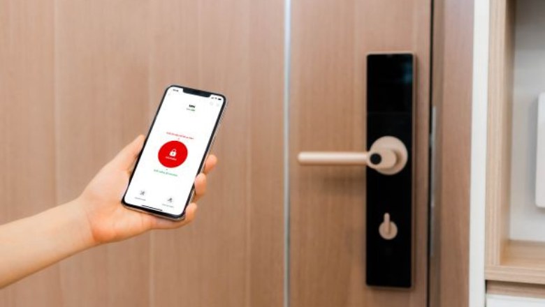 Khoá cửa thông minh với chế độ thiết lập báo động